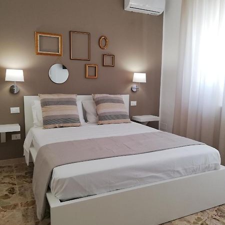 فندق Ostuni Crispi House المظهر الخارجي الصورة
