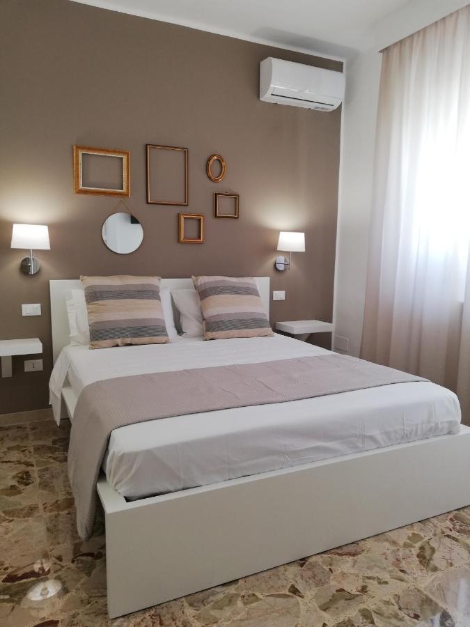 فندق Ostuni Crispi House المظهر الخارجي الصورة