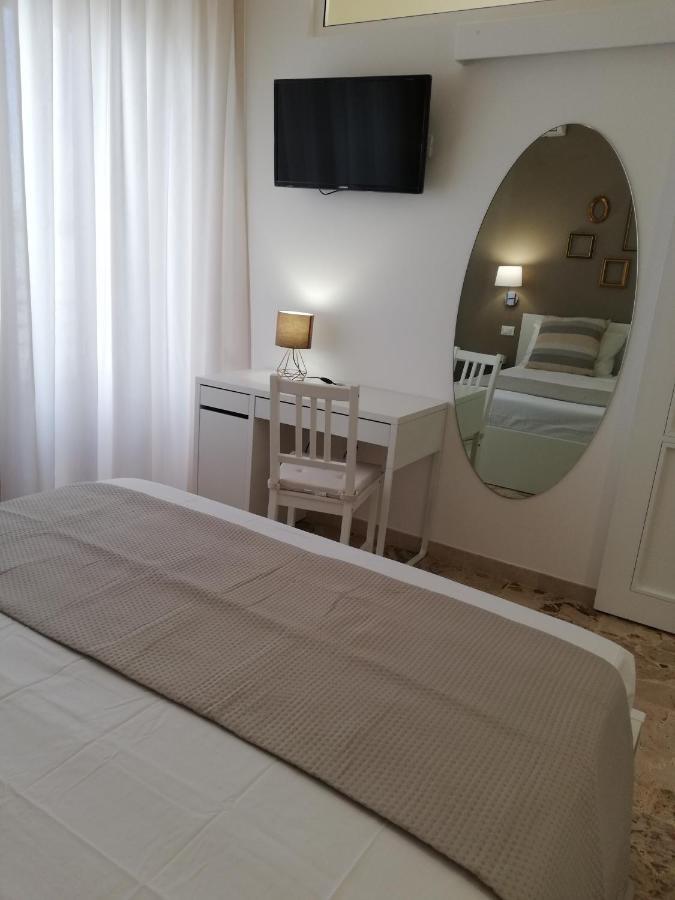 فندق Ostuni Crispi House المظهر الخارجي الصورة